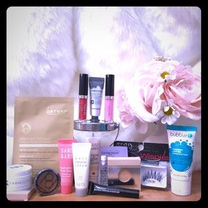 ✨FREE gift with every purchase!✨